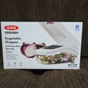 OXO White and Black Vegetable Chopper